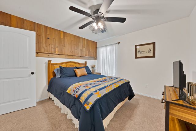1216 N Elm Street, Weatherford, TX 76086