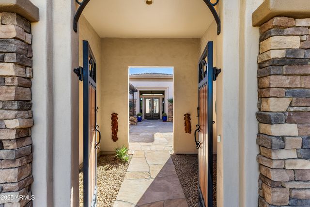 10275 E WINTER SUN Drive, Scottsdale, AZ 85262