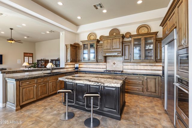 10275 E WINTER SUN Drive, Scottsdale, AZ 85262