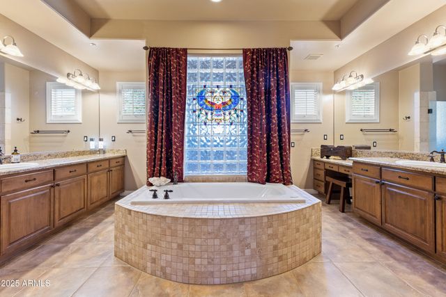 10275 E WINTER SUN Drive, Scottsdale, AZ 85262