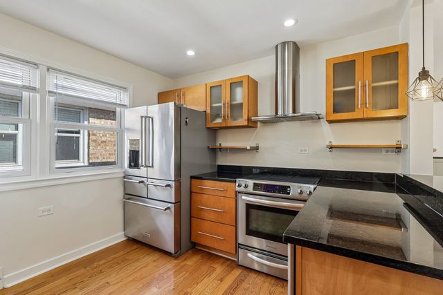 2654 W Catalpa Avenue, Chicago, IL 60625