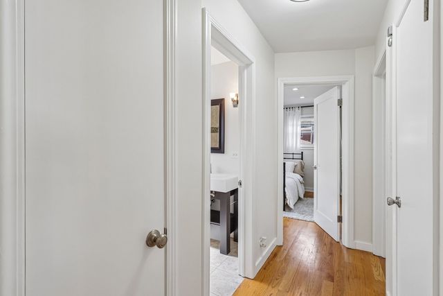 2654 W Catalpa Avenue, Chicago, IL 60625