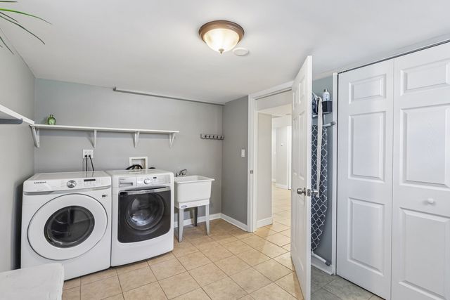 2654 W Catalpa Avenue, Chicago, IL 60625