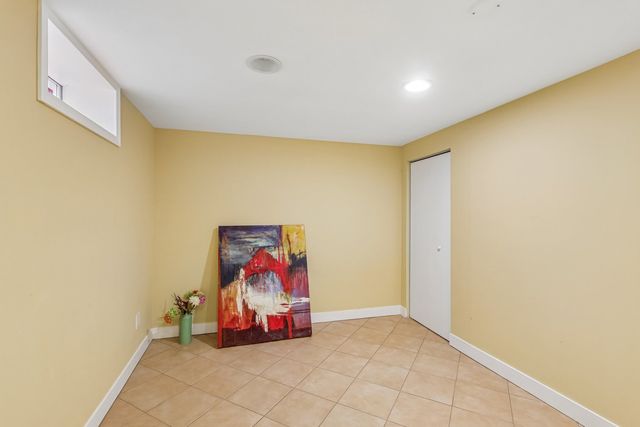 2654 W Catalpa Avenue, Chicago, IL 60625