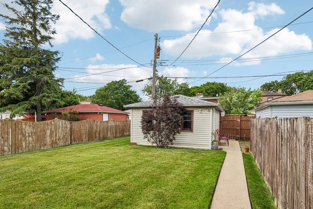 2654 W Catalpa Avenue, Chicago, IL 60625