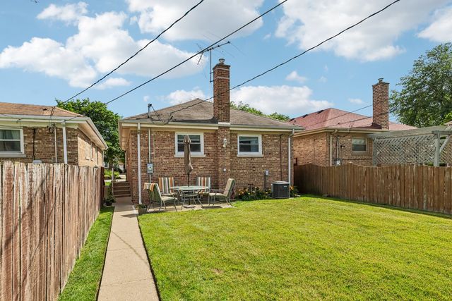 2654 W Catalpa Avenue, Chicago, IL 60625
