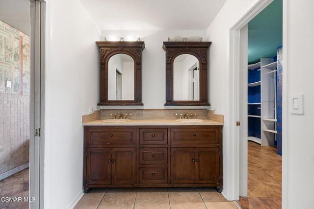 2183 E Chesterton Street, Simi Valley, CA 93065