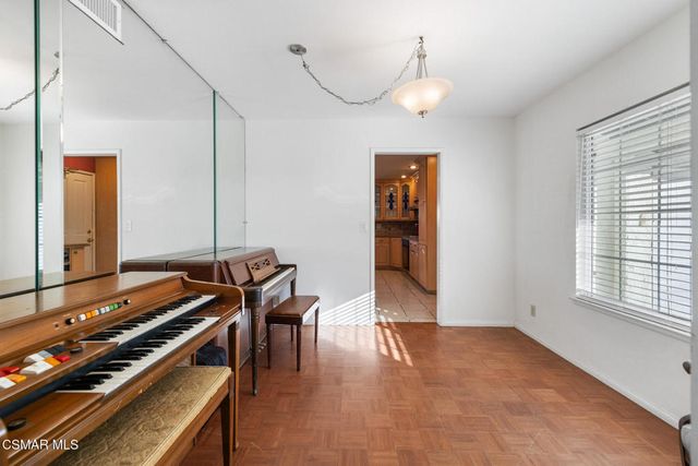 2183 E Chesterton Street, Simi Valley, CA 93065