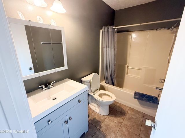 417 Tanglewood Drive, Houma, LA 70364