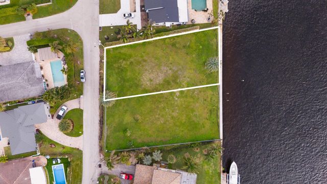 700 SE 28th Ave, Pompano Beach, FL 33062