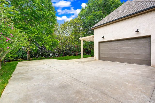 522 Midway Circle, Brentwood, TN 37027