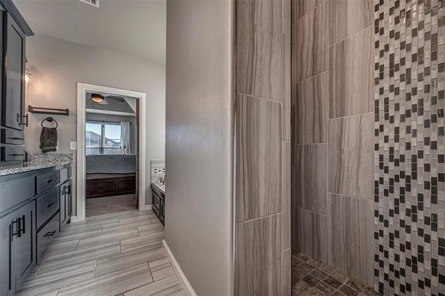 11716 SW 26th Court, Yukon, OK 73099