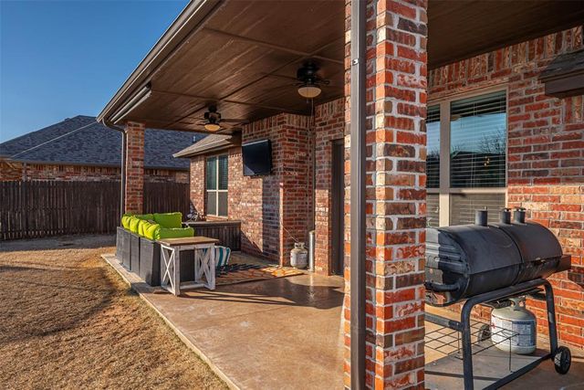 11716 SW 26th Court, Yukon, OK 73099