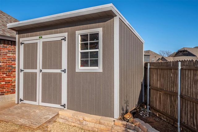 11716 SW 26th Court, Yukon, OK 73099