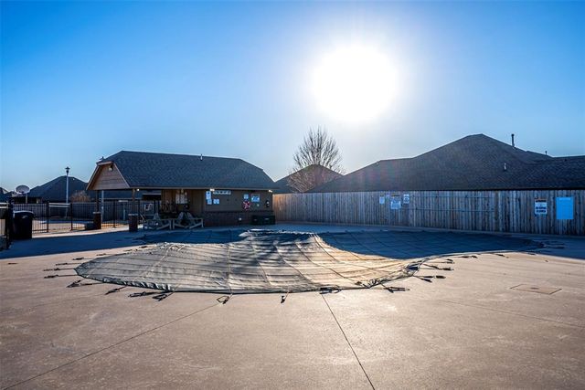 11716 SW 26th Court, Yukon, OK 73099