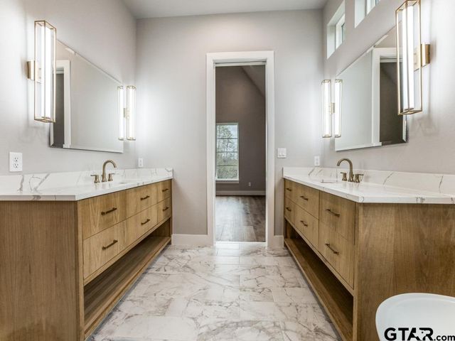 4585 Cascades Blvd, Tyler, TX 75709