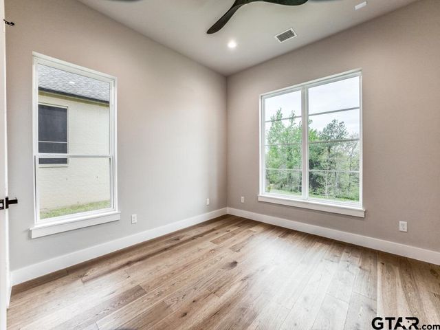 4585 Cascades Blvd, Tyler, TX 75709