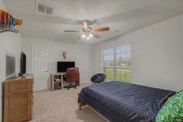 2110 Yarnell Road, Dickinson, TX 77539