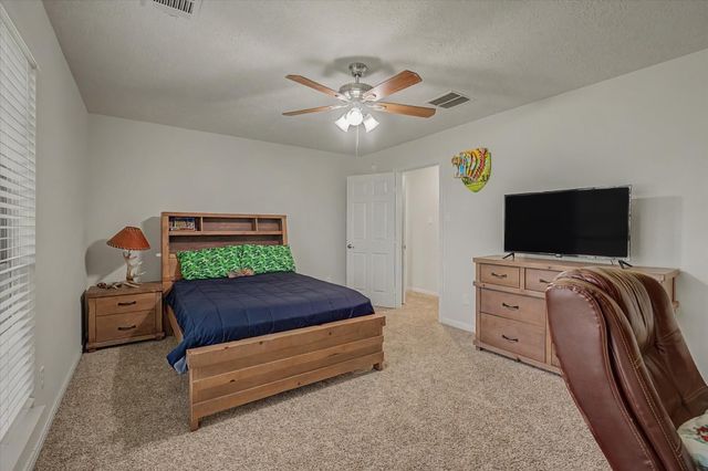 2110 Yarnell Road, Dickinson, TX 77539
