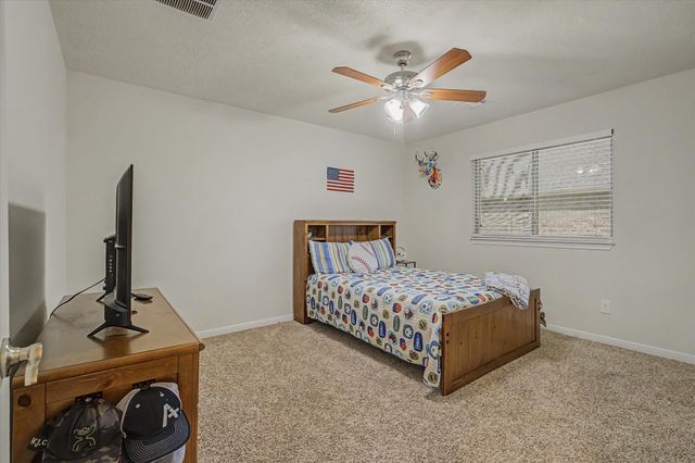 2110 Yarnell Road, Dickinson, TX 77539