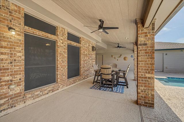 2110 Yarnell Road, Dickinson, TX 77539