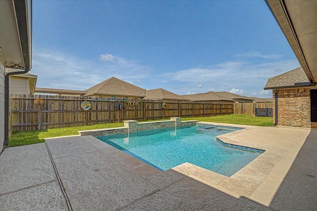 2110 Yarnell Road, Dickinson, TX 77539