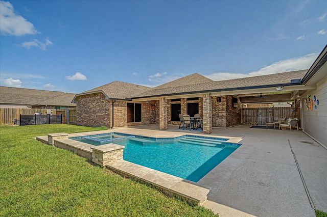 2110 Yarnell Road, Dickinson, TX 77539