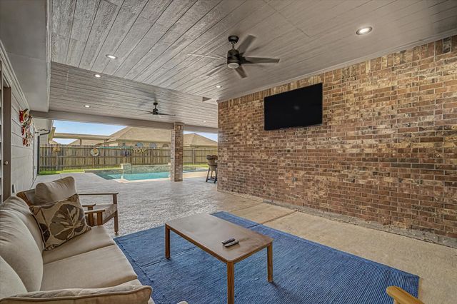 2110 Yarnell Road, Dickinson, TX 77539