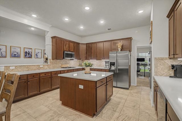 2110 Yarnell Road, Dickinson, TX 77539
