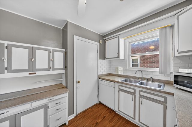 21500 Redmond Avenue, Eastpointe, MI 48021