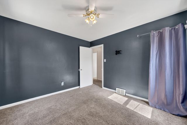 21500 Redmond Avenue, Eastpointe, MI 48021