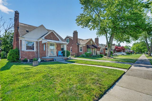 21500 Redmond Avenue, Eastpointe, MI 48021