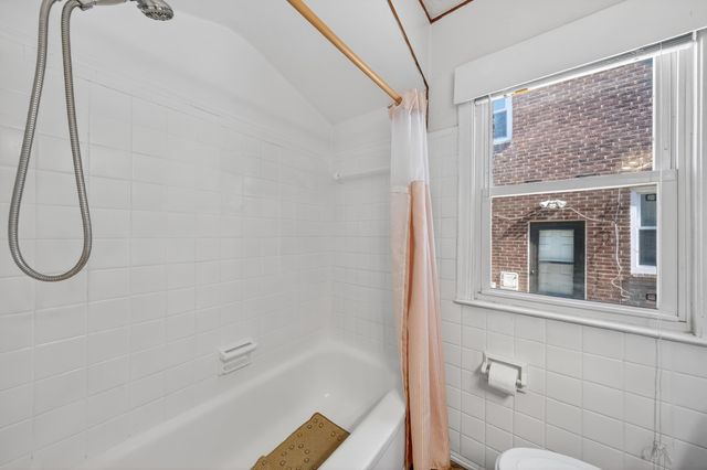 21500 Redmond Avenue, Eastpointe, MI 48021