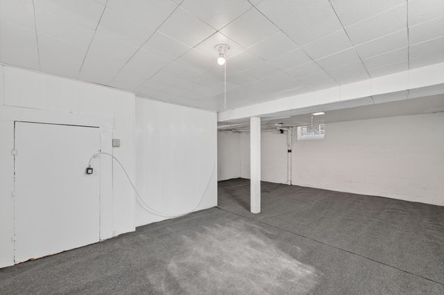 21500 Redmond Avenue, Eastpointe, MI 48021