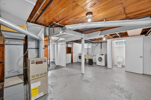 21500 Redmond Avenue, Eastpointe, MI 48021