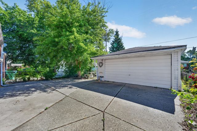 21500 Redmond Avenue, Eastpointe, MI 48021