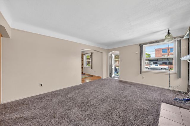 21500 Redmond Avenue, Eastpointe, MI 48021