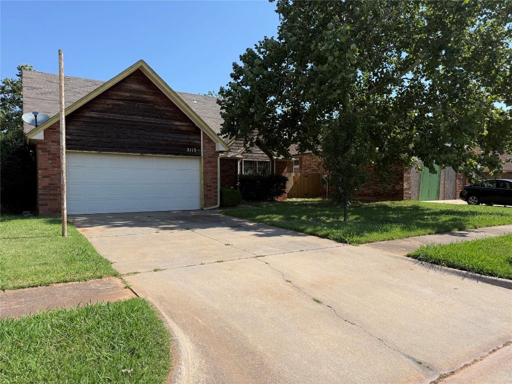 2113 NE 9th Street, Moore, OK 73160