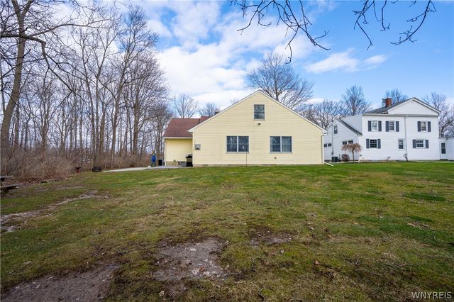 54 Glenwood Avenue, Evans, NY 14006