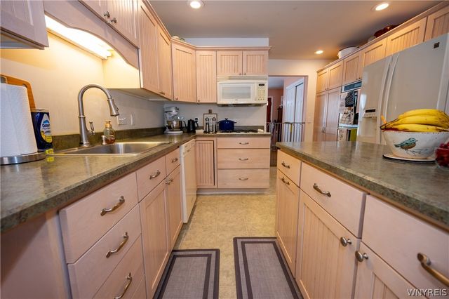 54 Glenwood Avenue, Evans, NY 14006