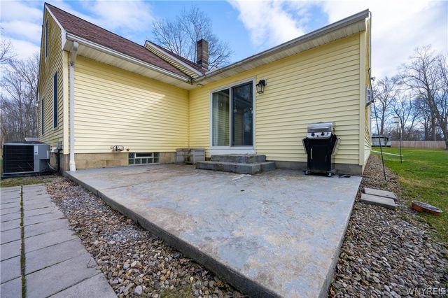 54 Glenwood Avenue, Evans, NY 14006