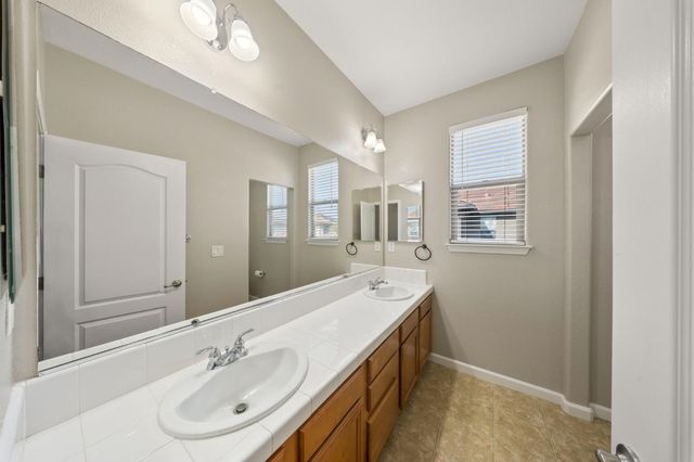 16766 Gold Nugget Trl, Lathrop, CA 95330