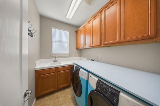 16766 Gold Nugget Trl, Lathrop, CA 95330