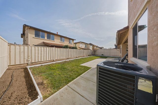 16766 Gold Nugget Trl, Lathrop, CA 95330