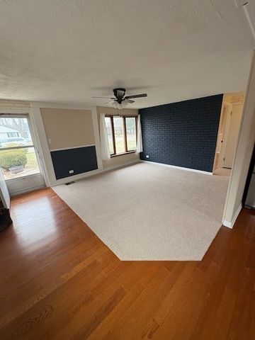 8855 S Komensky Avenue, Hometown, IL 60456