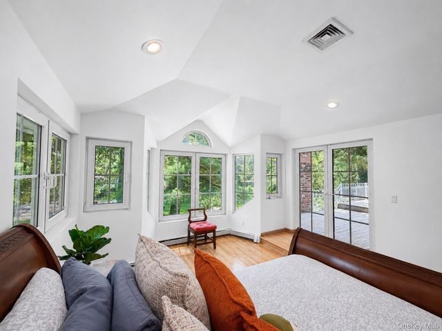 1846 Muttontown Road, Syosset, NY 11791