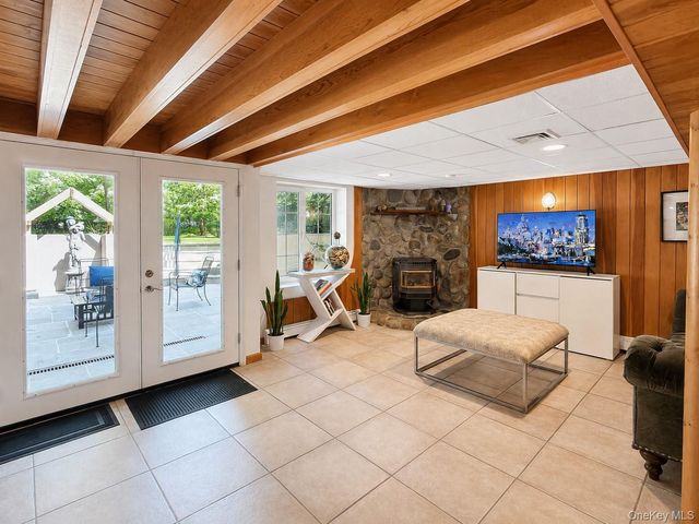 1846 Muttontown Road, Syosset, NY 11791