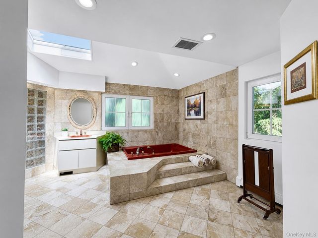 1846 Muttontown Road, Syosset, NY 11791