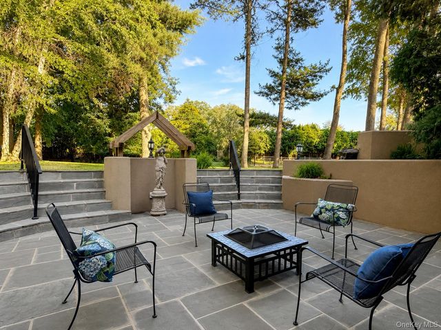 1846 Muttontown Road, Syosset, NY 11791