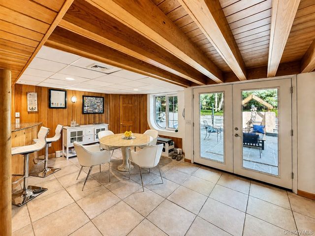 1846 Muttontown Road, Syosset, NY 11791
